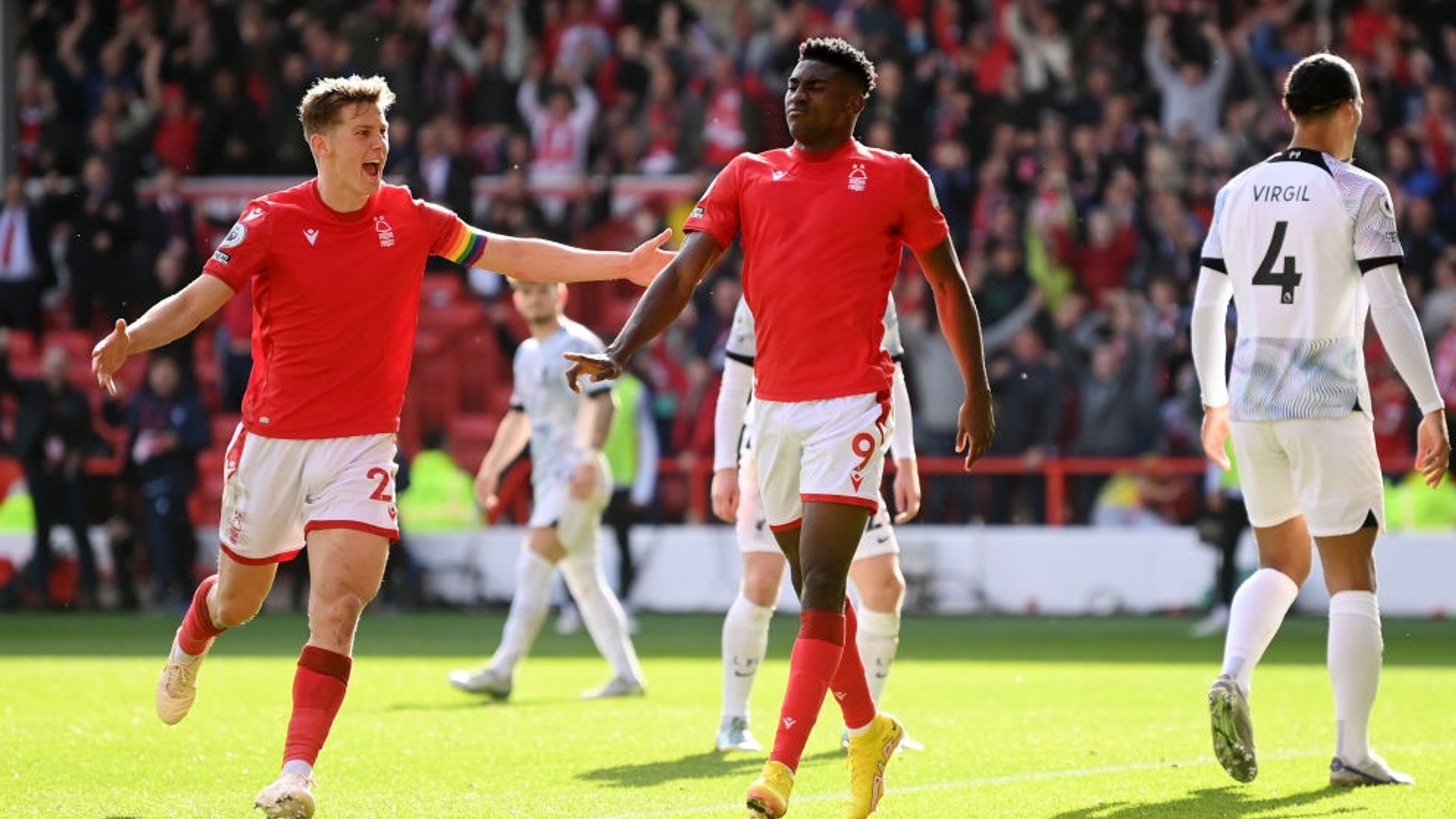 恰恰相反 恰恰相反