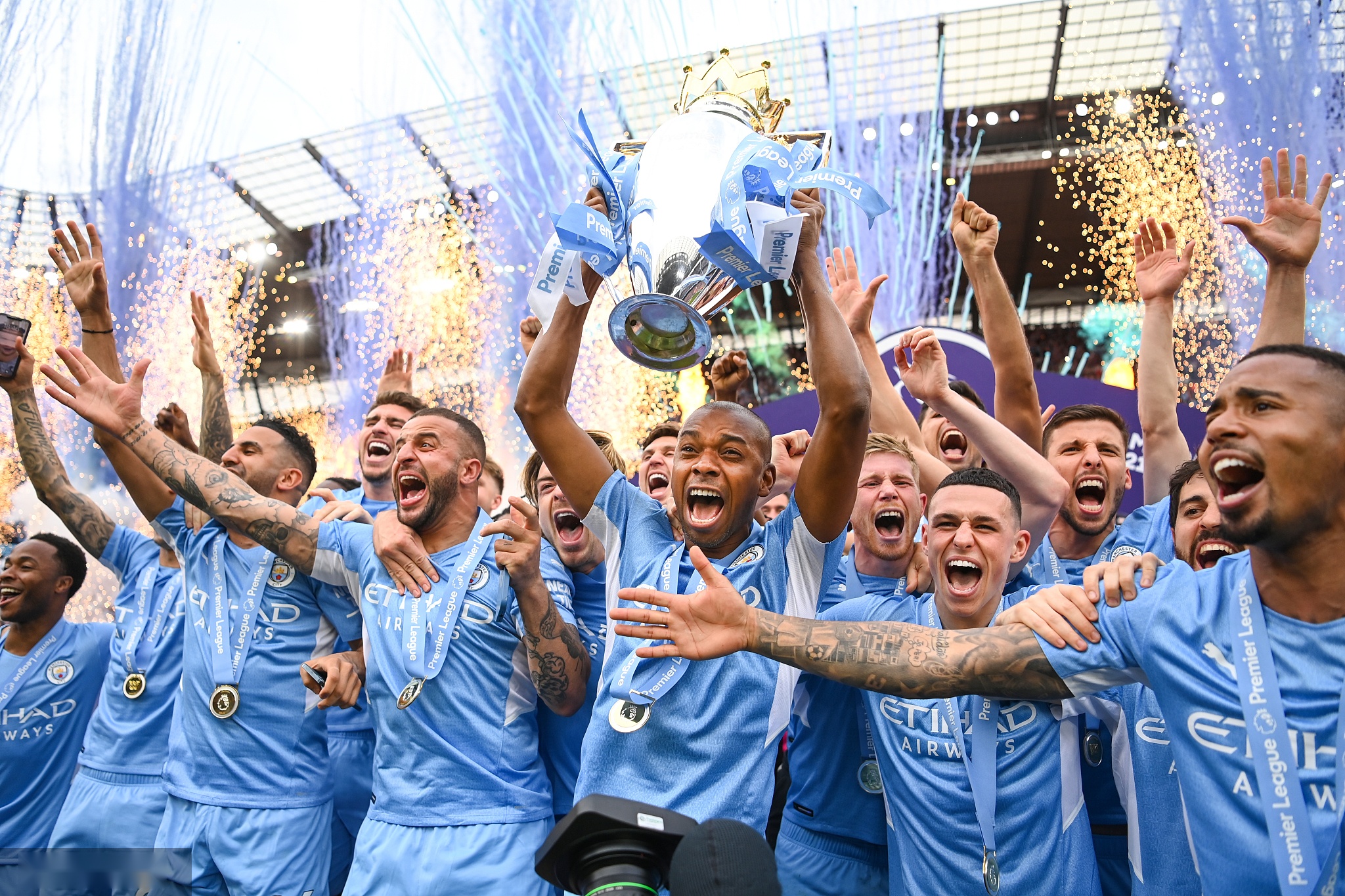 則屬弟媳的 則屬弟媳的